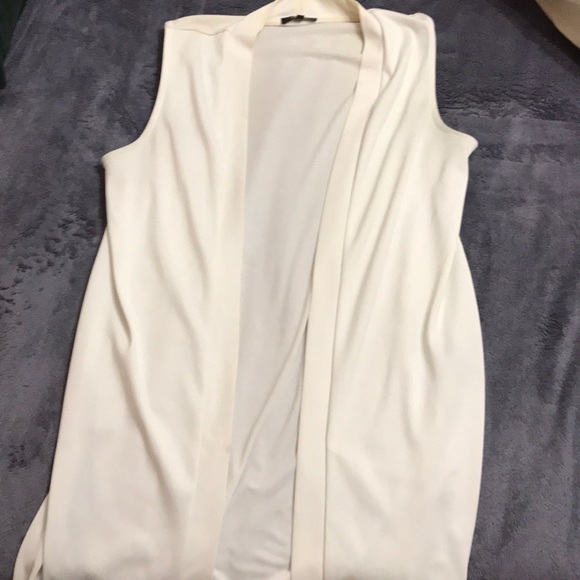 RW&CO | White Sleeveless Long Vest - Picture 2 of 4